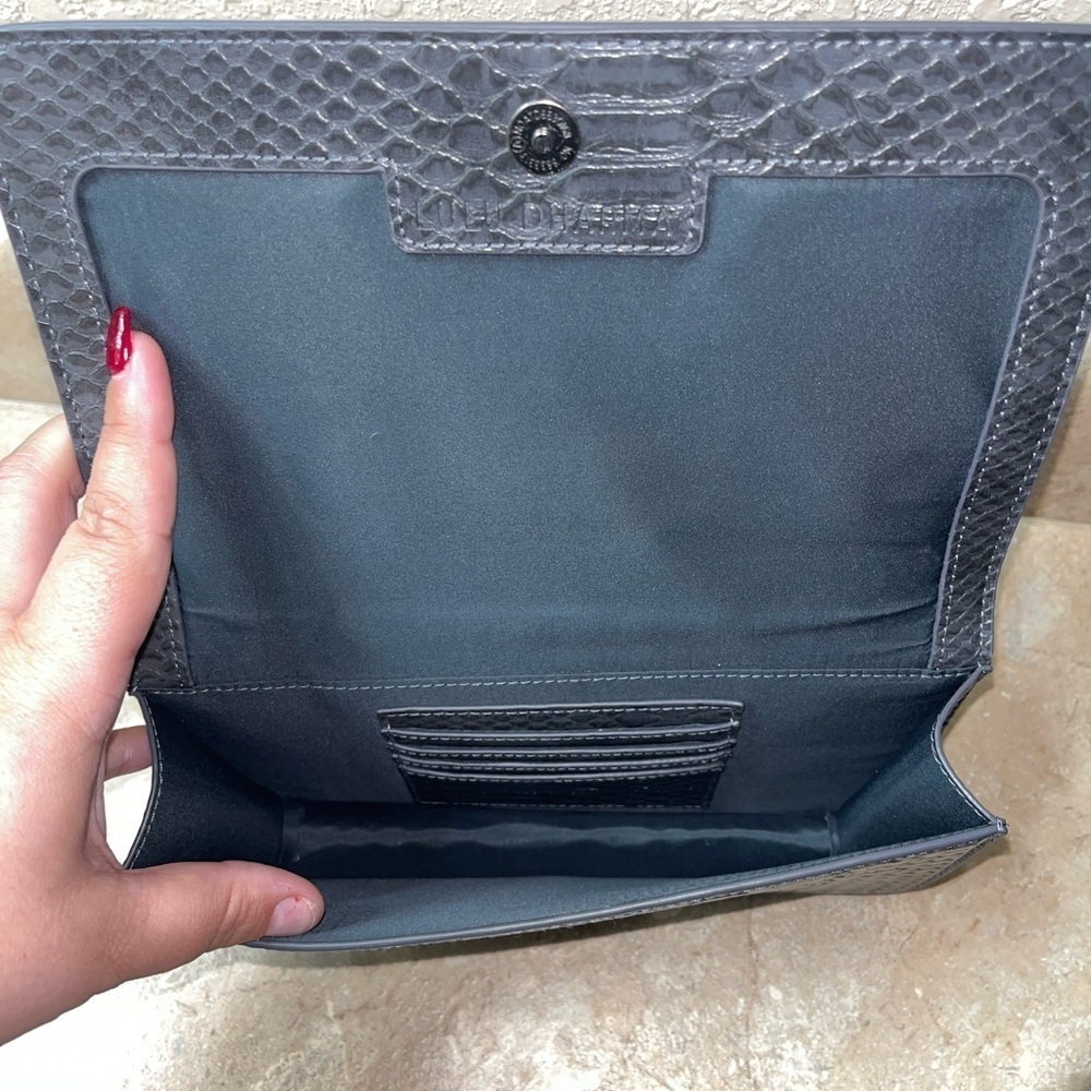 NWOT Lulu Dharma - Gray Bamboo Clutch
LULU DHARMA - Picture 7 of 8